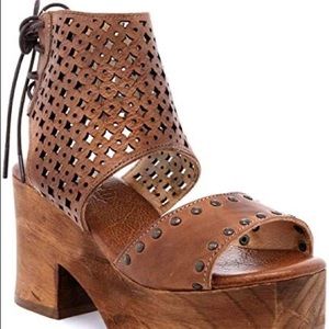 mollie platform clog